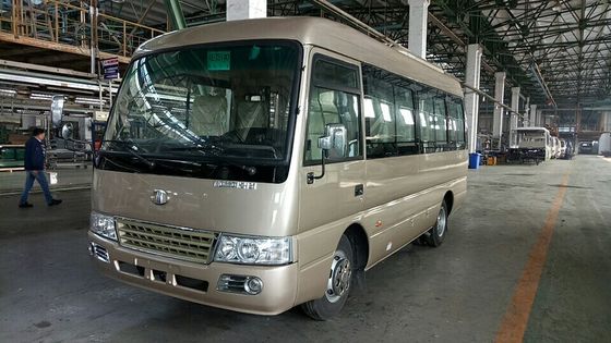 中国 4X2ディーゼル軽い商用車の輸送の高い屋根のローザの通勤者バス サプライヤー